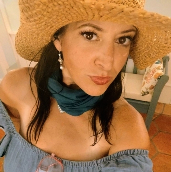 Meet your Posher, Victoria - Picture 4 of 6